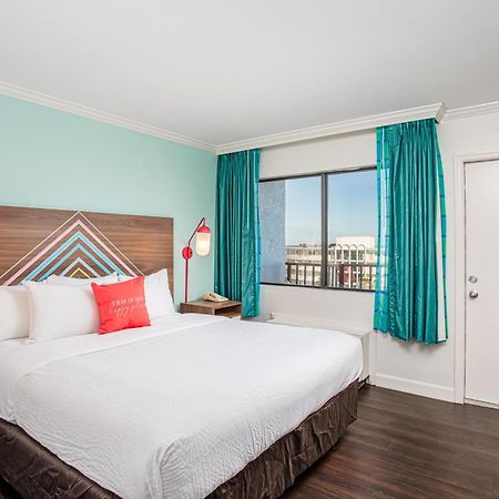 Beachside Hotel And Suites Cocoa Beach Bagian luar foto