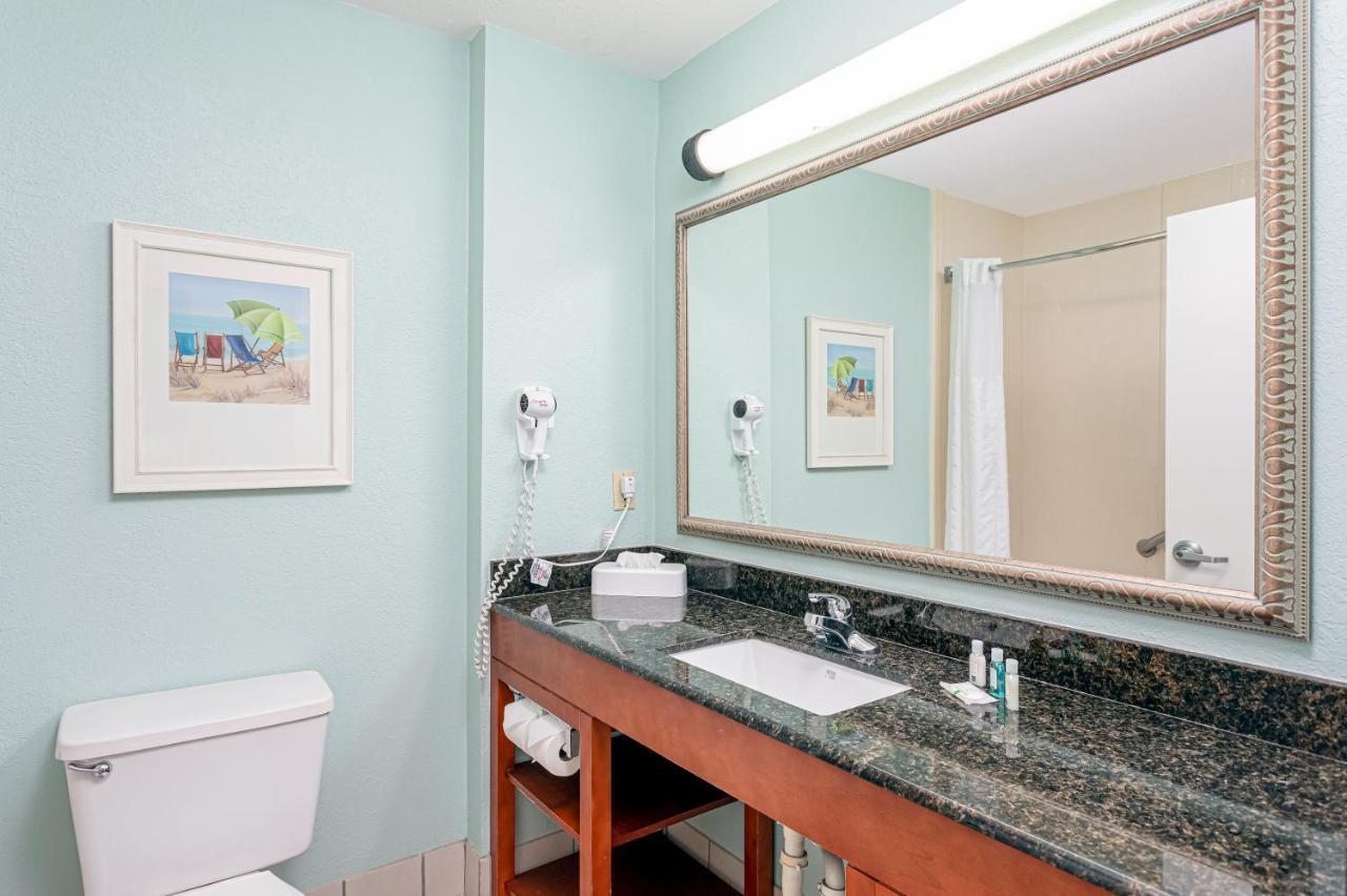 Beachside Hotel And Suites Cocoa Beach Bagian luar foto
