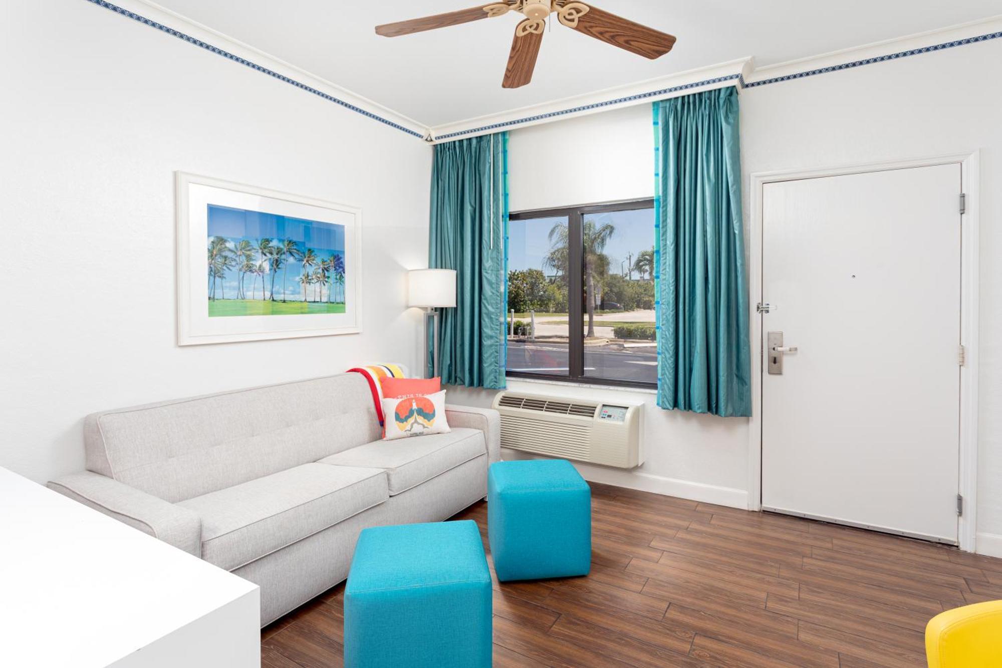 Beachside Hotel And Suites Cocoa Beach Bagian luar foto