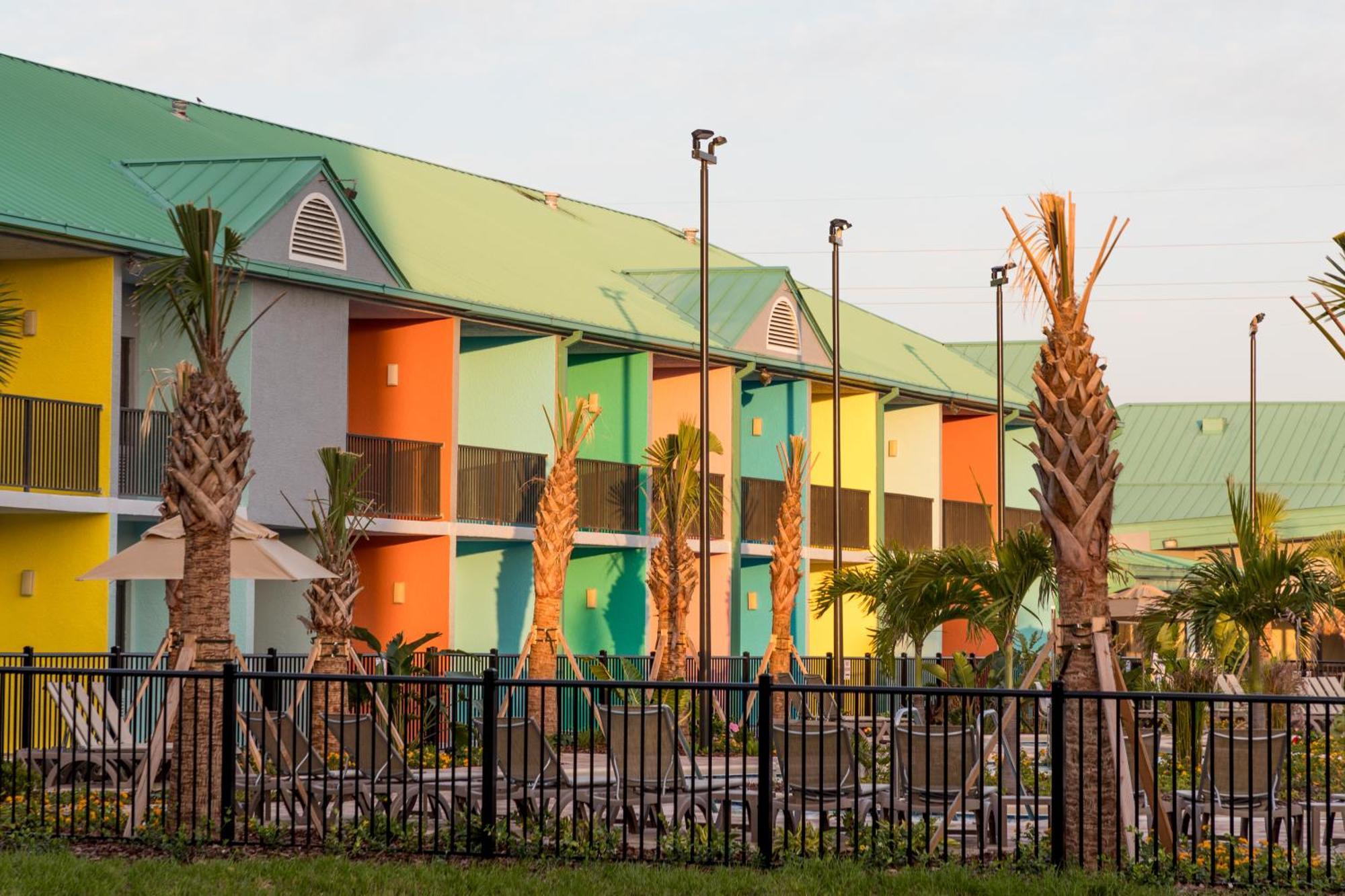 Beachside Hotel And Suites Cocoa Beach Bagian luar foto