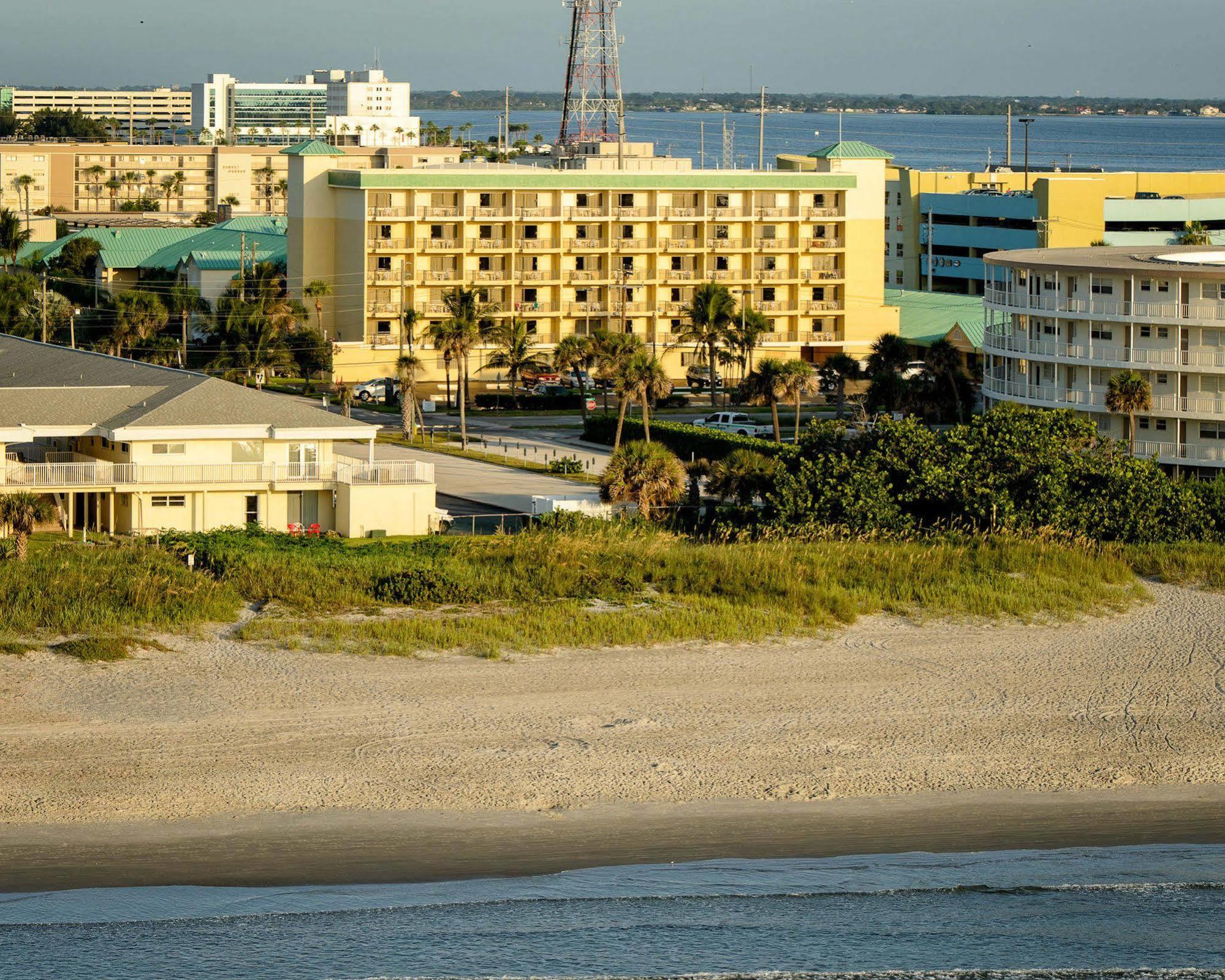 Beachside Hotel And Suites Cocoa Beach Bagian luar foto